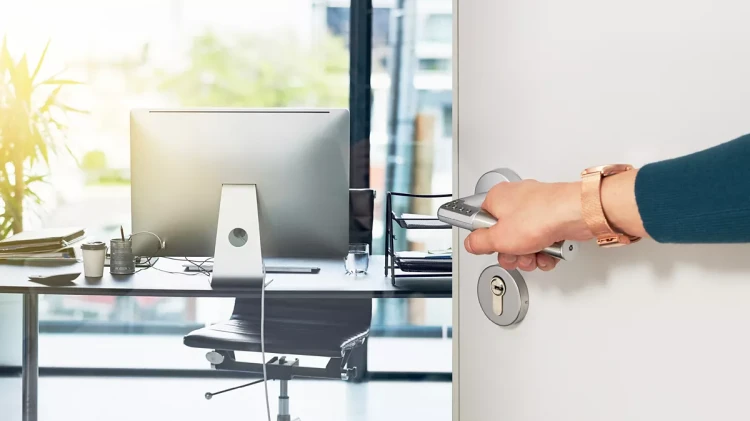 Assa_Abloy_Code_Handle_2400X1350_01.webp